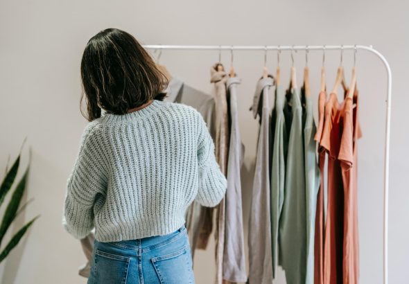 How to Dress Stylishly on a Budget